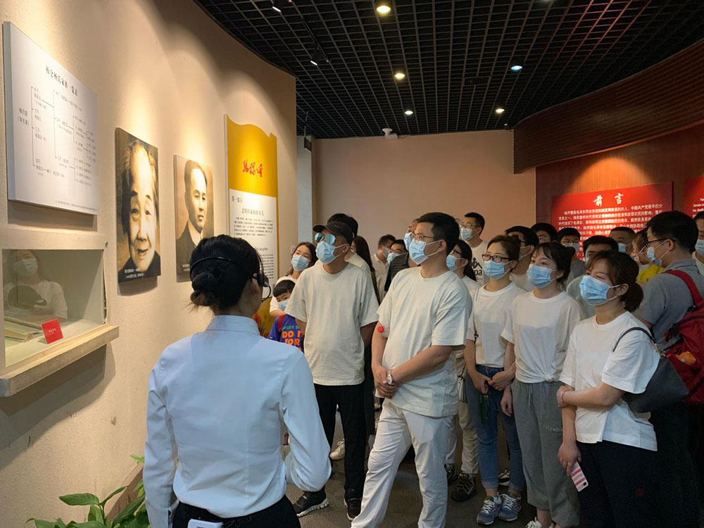 8-华中区域组织整个员工赴长沙开慧镇发展党史进建教育。.jpg